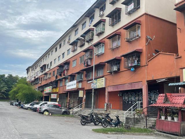 Flat for sale in Petaling, Subang Jaya