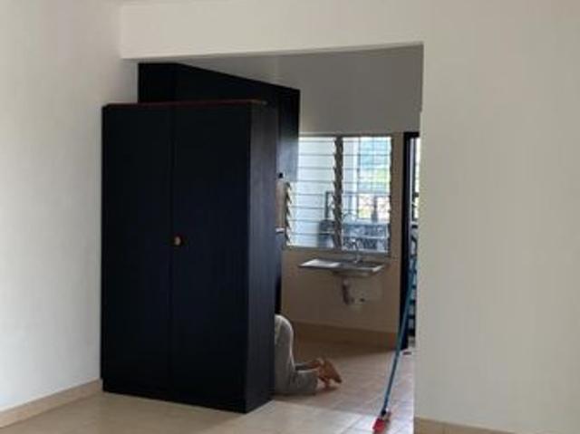 Flat for sale in Alam Impian, Selangor