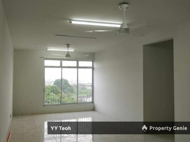 Apartment for sale in Malaka
