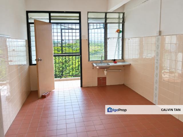 Condominium for sale in Taman Perindustrian Bukit Serdang, Majlis Bandaraya Subang Jaya