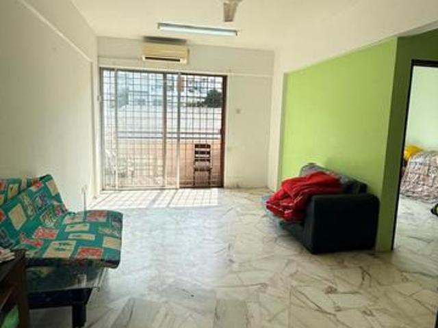 Apartment for sale in Seri Kembangan, Majlis Bandaraya Subang Jaya