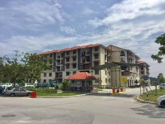 Flat for sale in Tanjong Sepat, Selangor