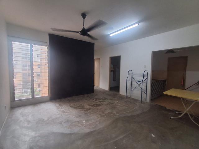 Flat for sale in Petaling, Subang Jaya