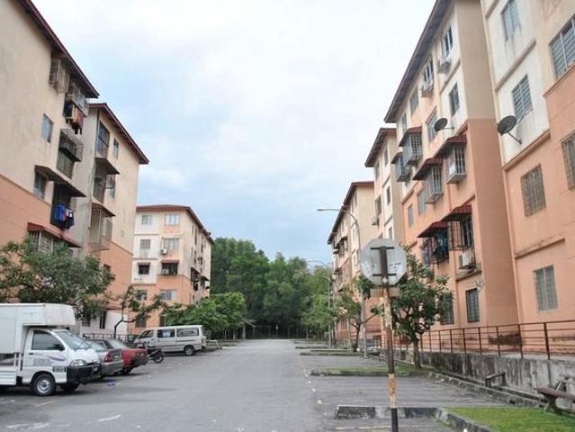 Flat for sale in Seri Kembangan, Majlis Bandaraya Subang Jaya