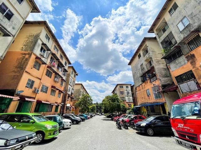 Flat for sale in Petaling, Subang Jaya