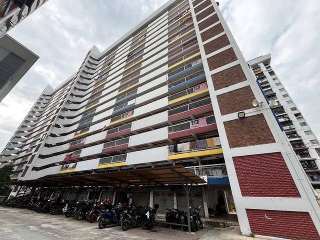 Flat for sale in Brickfields