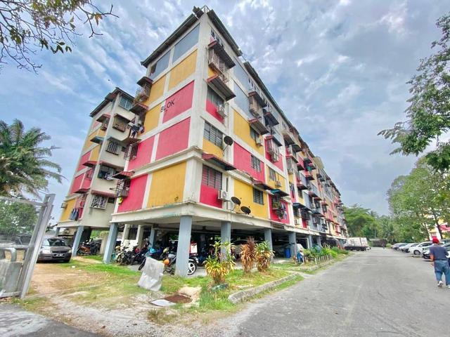 Flat for sale in Shah Alam, Petaling