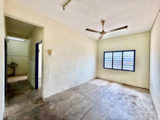 Apartment for sale in Malaka