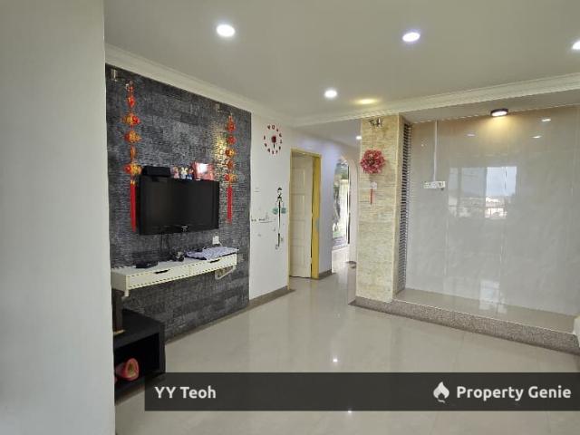 Apartment for sale in Malaka