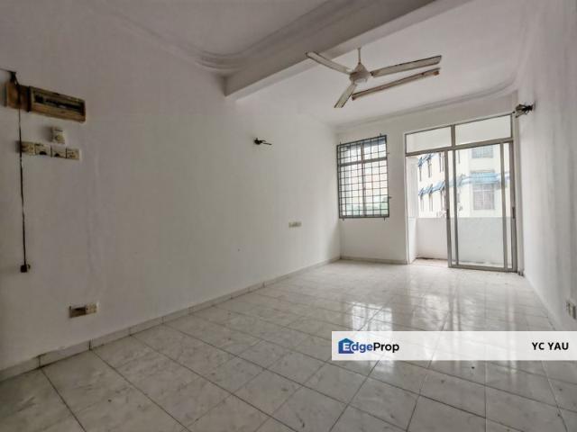 Condominium for sale in Malaka