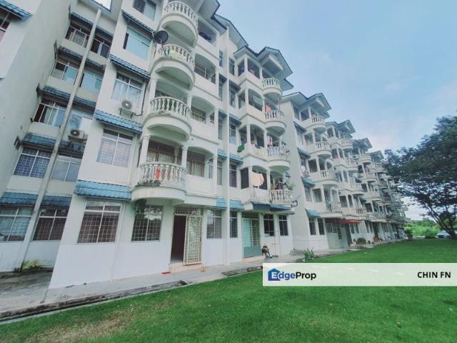 Condominium for sale in Malaka