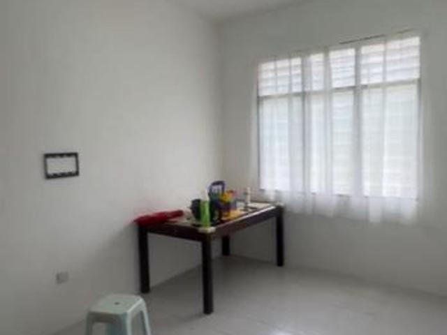 Flat for sale in Malaka