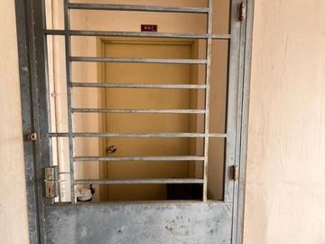 Apartment for sale in Malaka