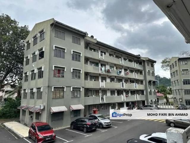 Flat for sale in Malaka
