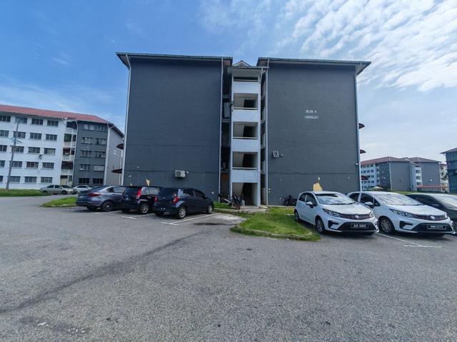 Apartment for sale in Malaka