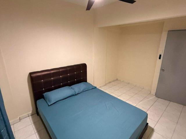 Room for rent in Petaling, Alam Impian