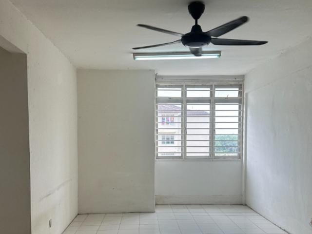 Apartment for rent in Tanjong Sepat, Selangor