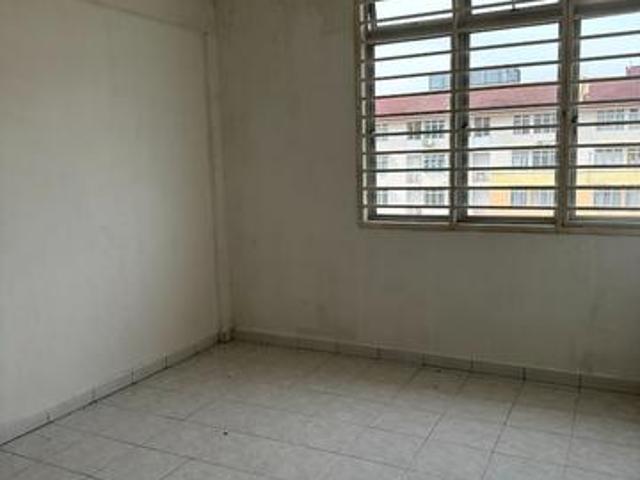 Apartment for sale in Tanjong Sepat, Selangor