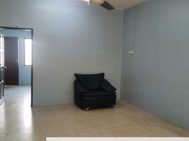 Condominium for rent in Malaka