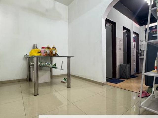 Flat for sale in Seksyen 35, Shah Alam