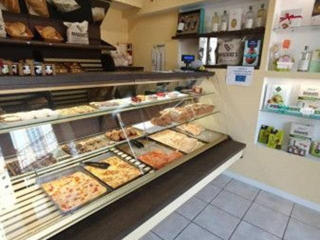 Locale Commerciale in vendita a Piemonte, Alessandria
