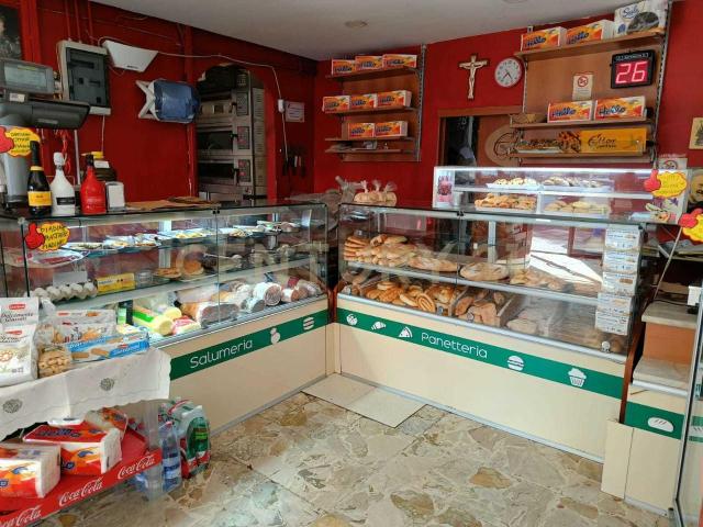 Locale Commerciale in vendita a Monte Po-Nesima-San Leone-Rapisardi, Catania