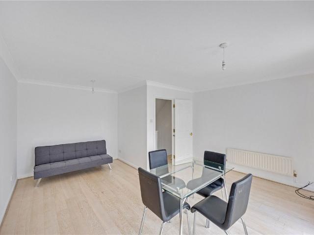 House for rent in Silvertown, Greater London