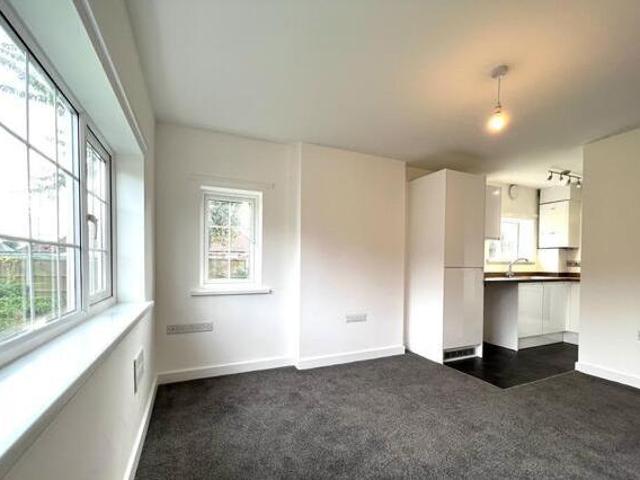 House for rent in Calderstones