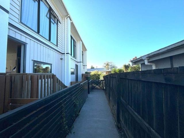 Apartment for rent in Panmure, Oroua County