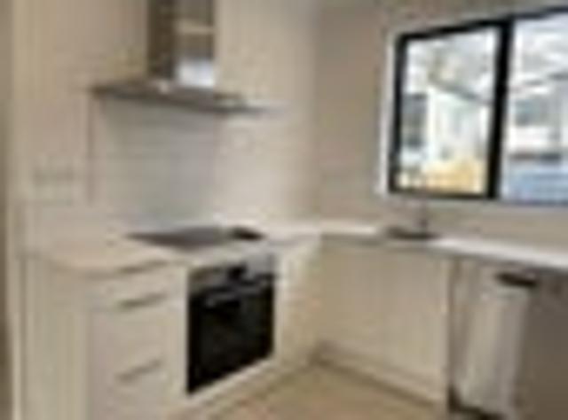 Townhouse for rent in Point England