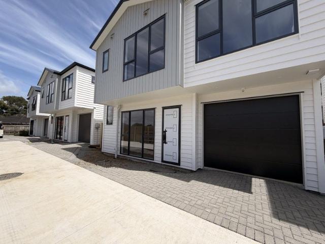 House for rent in Point England