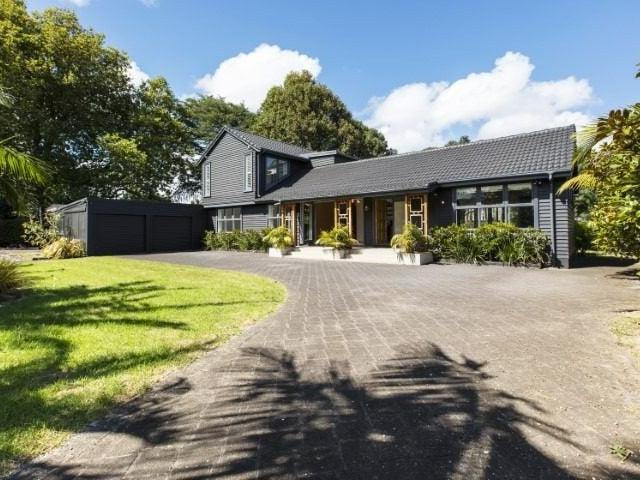 House for rent in Point England, Oroua County