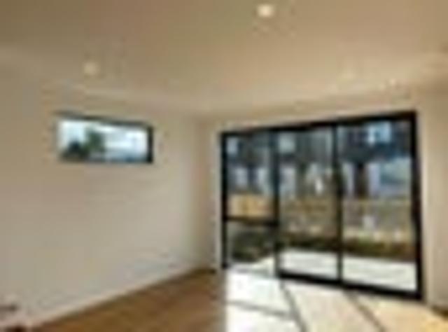 House for rent in Point England, Oroua County