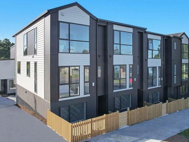 House for rent in Point England, Oroua County