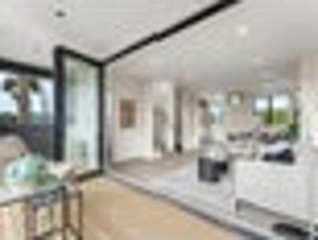 Townhouse for rent in Panmure, Maungakiekie-Tāmaki