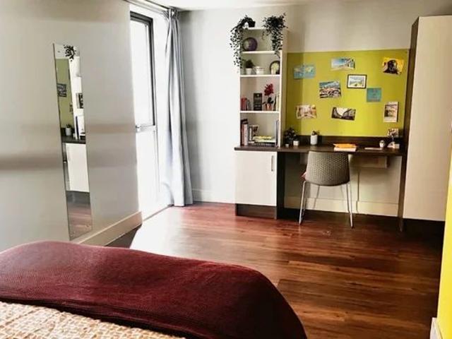 Studio for rent in Lansdowne, Springbourne