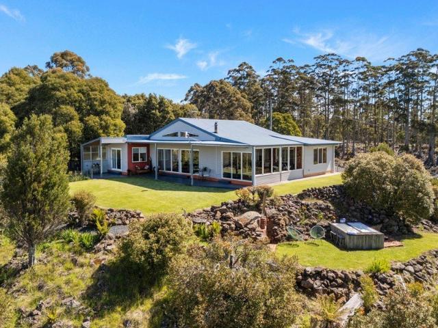 Cottage for sale in Wilmot, Tasmania