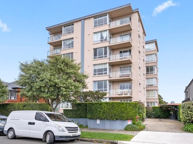 Apartment for rent in Lower North Shore, Sydney