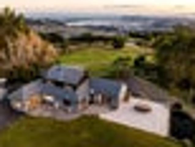 House for sale in Otakou