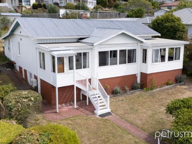 House for sale in Sandy Bay