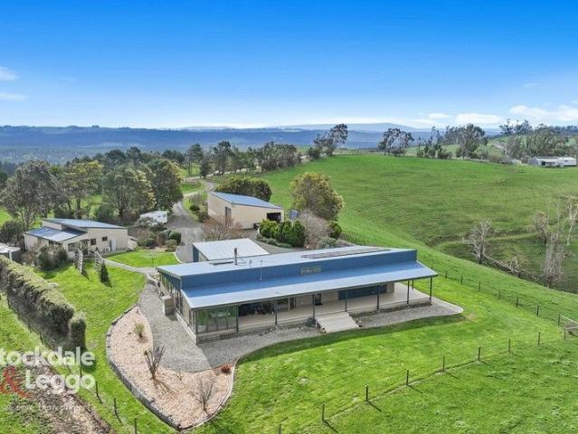 Cottage for sale in Darlimurla, Victoria