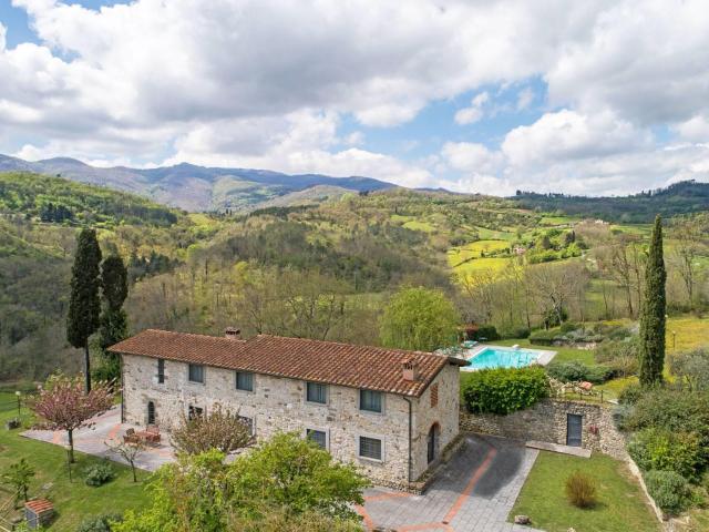 Casa in vendita a Vicchio, Toscana