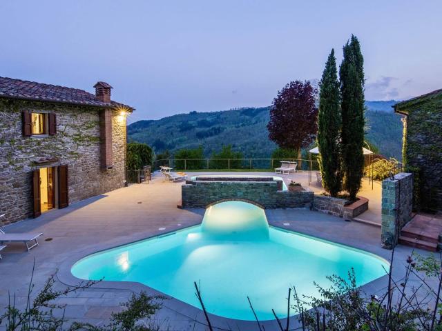 Casa in vendita a Pratovecchio Stia, Stia