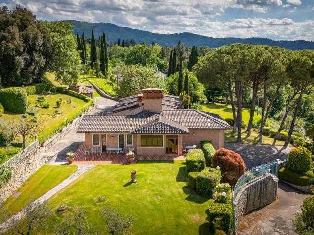 Casa in vendita a Palazzo Del Pero, Toscana