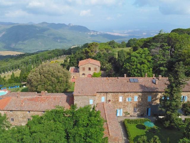 Casa in vendita a Larderello, Toscana
