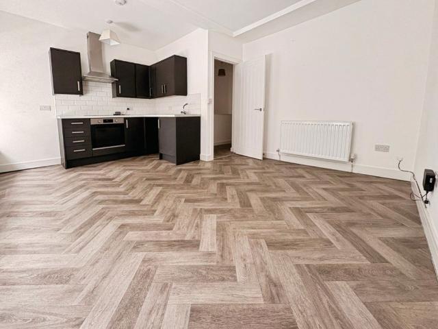Apartment for rent in Briton Ferry, Wales