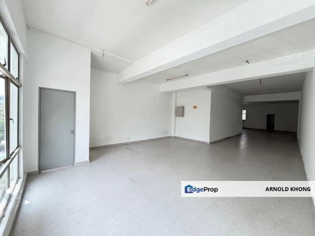 Shop for rent in Kuala Lumpur, Country Heights Damansara
