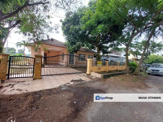 House for sale in Tanjong Sepat, Selangor