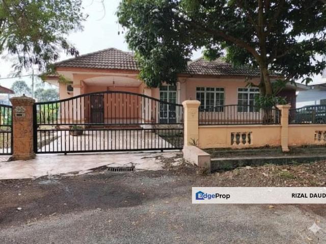 House for sale in Tanjong Sepat, Selangor