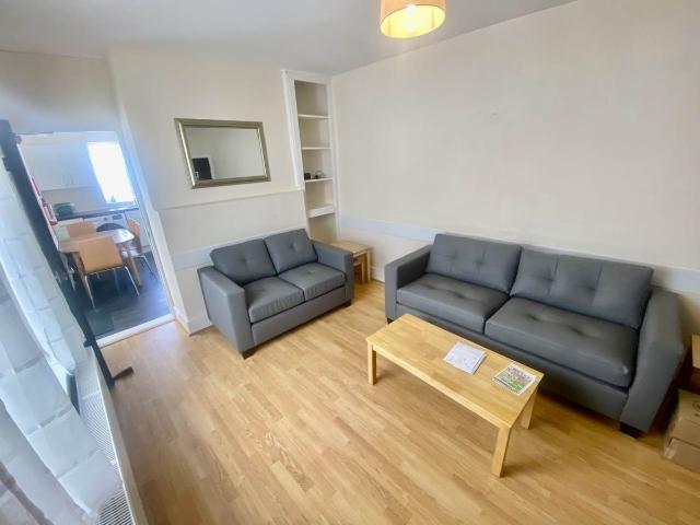 Apartment for rent in Brynmill, Swansea